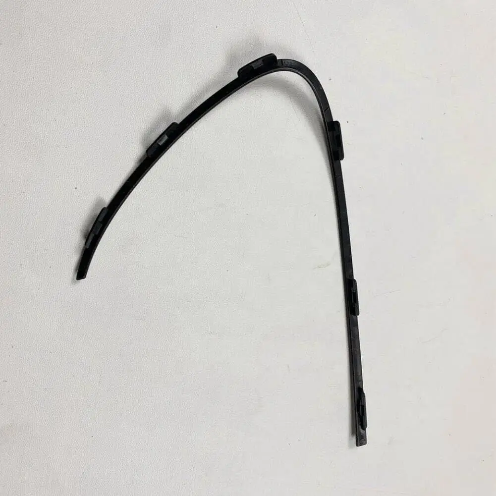 Mercedes C Serisi W206 Tampon Izgara Çıtası Ön Sağ Siyah Amg 2021 | ITHAL A2068854802