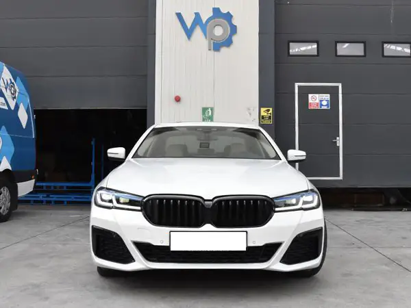 BMW 5 Serisi G30 2016-2018 Gövde Kiti [DONUSUM => G30-LCI] Park Sensörlü:Ön ve Arka, Çift Egzoz Çıkışlı (Tek+Tek) Egzoz Çıkışlı, Marşpiyelli, Panjururlu, Far/Stop | WENDER BA2302212