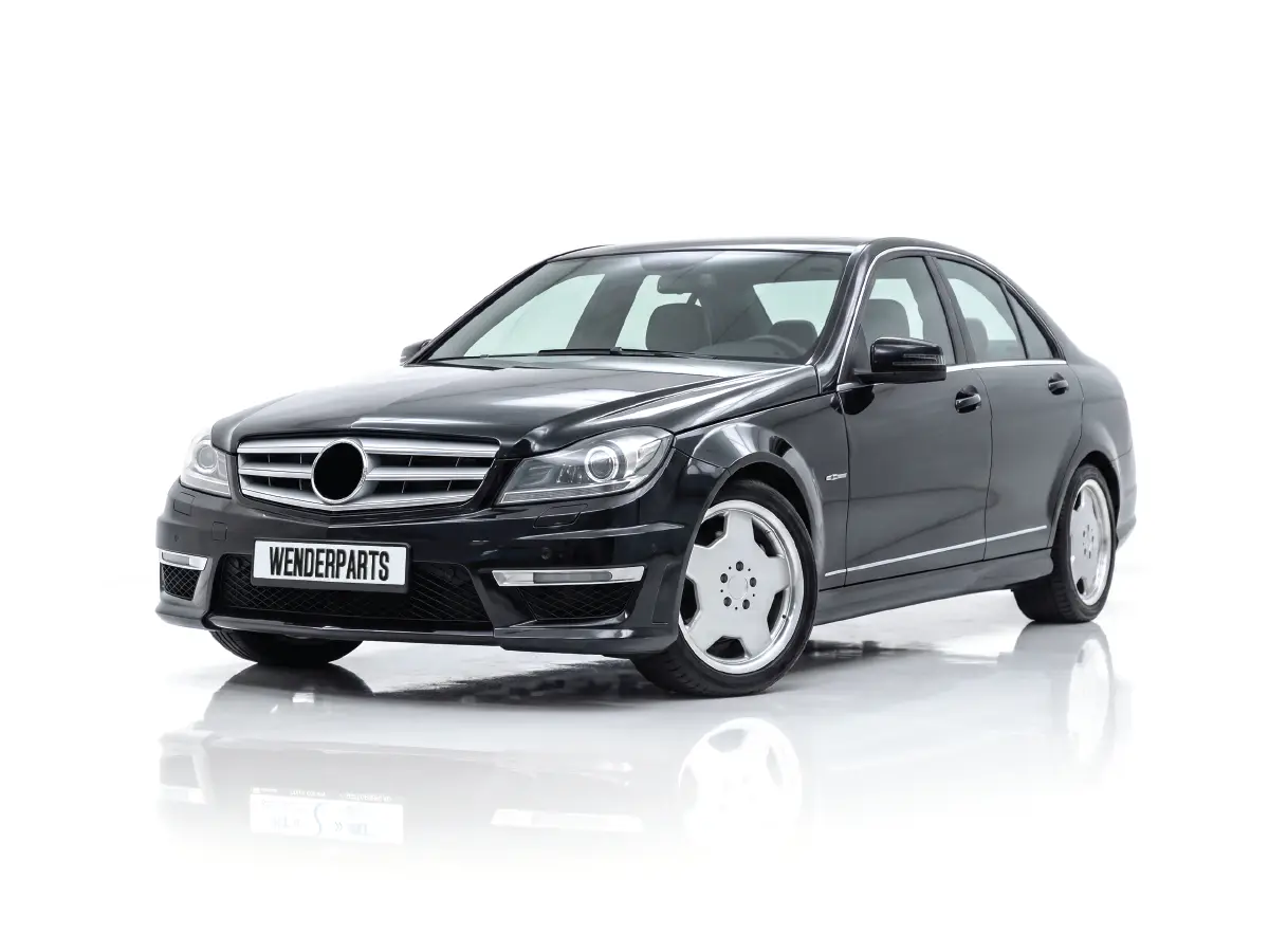 Mercedes C Serisi W204 2007-2013 Gövde Kiti Far Yıkamalı, Park Sensörlü: Ön ve Arka, Dörtlü Egzoz Çıkışlı, Marşpiyelli, Sis Farlı | WENDER MA2042101