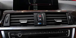 BMW 3 Serisi F30 Ön Orta Kalorifer Izgarası Siyah | ITHAL 64229218552