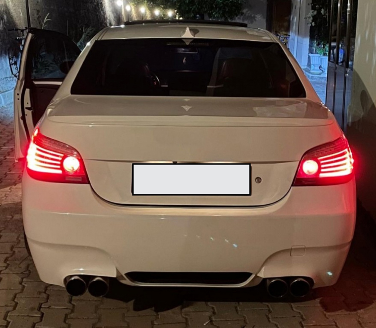 BMW 5 Serisi E60 2001-2010 M5-STYLE Gövde Kiti Far Yıkamalı Çift Egzoz Çıkışlı Marşpiyeli | WENDER BA0602104